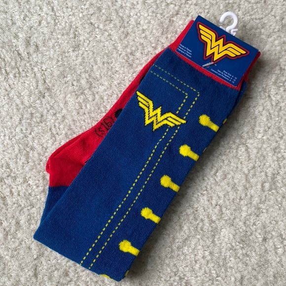DC Comics Wonder Woman knee socks NWT - Picture 1 of 4